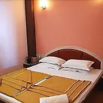 Shantis Hotel Sonai