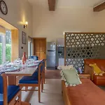 Stayvista\'S Beyond The Blue Door - Valley-View Villa With Outdoor Jacuzzi & Massage Chair