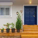 Stayvista\'S Beyond The Blue Door - Valley-View Villa With Outdoor Jacuzzi & Massage Chair