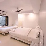 Hotel Vrs Satkar
