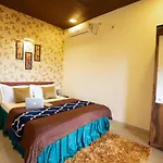 Lifeline Villas - Miracle 5Bhk Infinity Pool Villa With Breathtaking Valley View And Huge Lawn Area