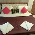 Nikams Villa 6,Bhk With Swimming Pool