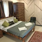 Nikams Villa 6,Bhk With Swimming Pool