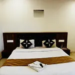 Hotel Green Crystal