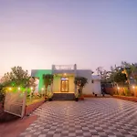 Hill View Bungalow ,Mahabaleshwar , Private Swimming Pool