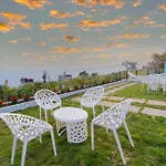 Momentous Villa And Rooms