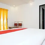 Oyo 18730 Galaxy Inn