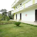 Oyo 18730 Galaxy Inn