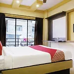 Oyo 23516 Hotel Laxmi