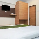 Treebo Rahi Plaza