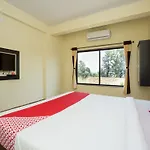 Oyo 12936 Paradise Inn