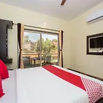 Oyo 12936 Paradise Inn