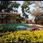 Hotel Girija Resort