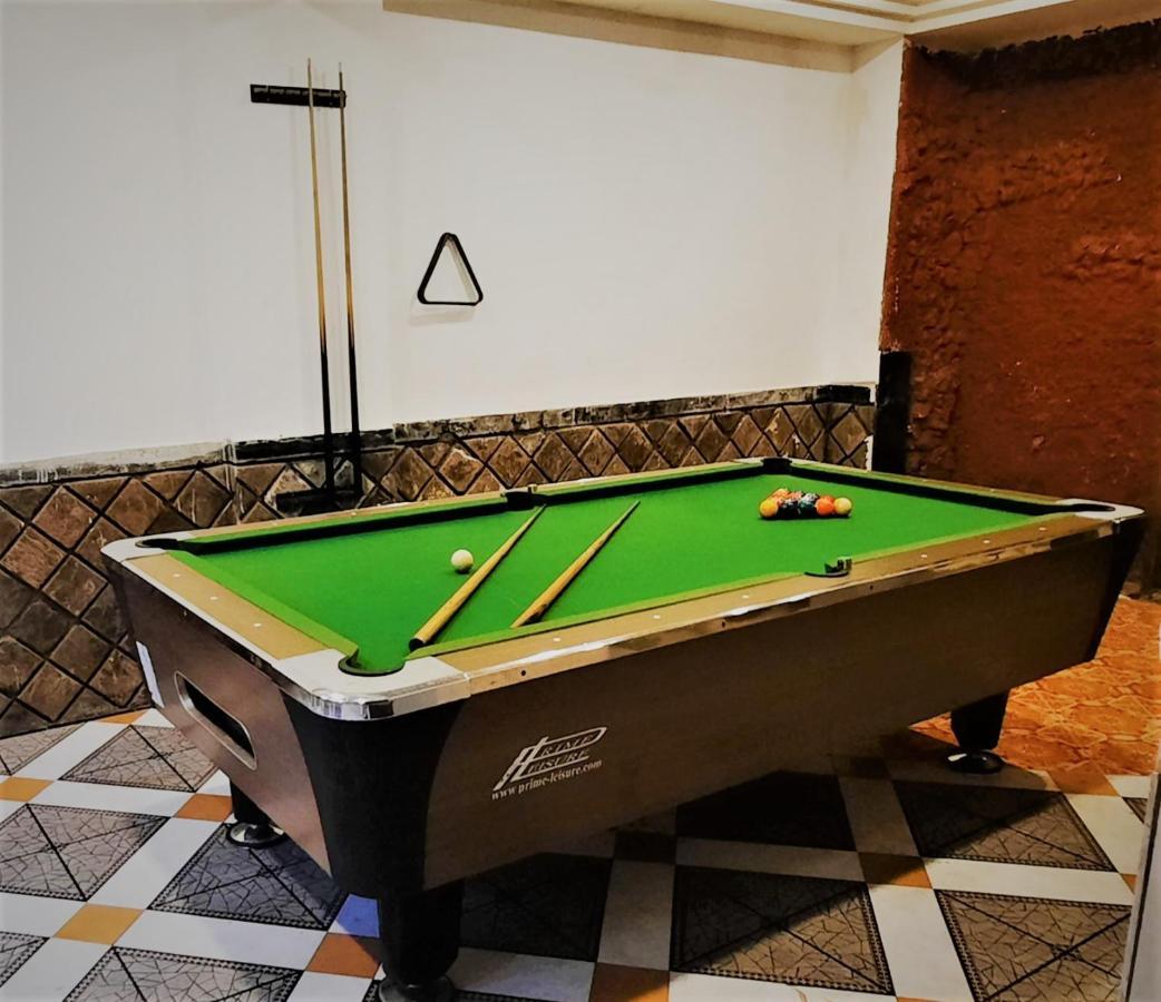 Shanti's Surbhi Hotel 2*