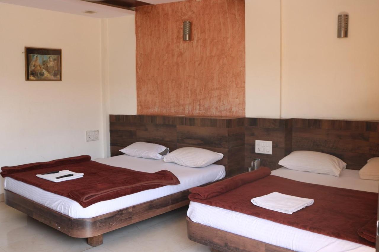 Sai Yash Hotel 3*