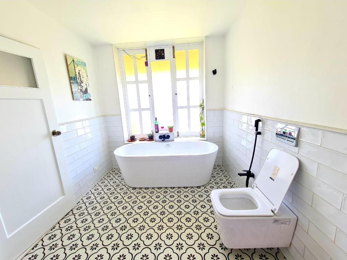 Antilia - Luxurious/ac/swimming Pool Villa *