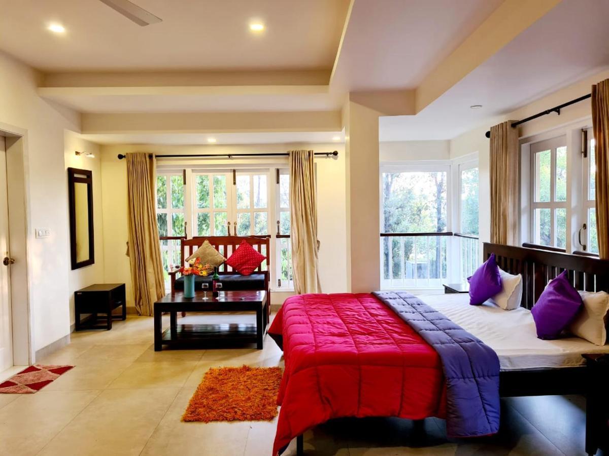 Antilia - Luxurious/ac/swimming Pool Villa *