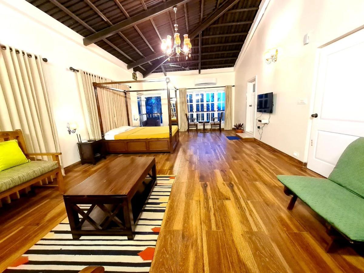 Antilia - Luxurious/ac/swimming Pool Villa