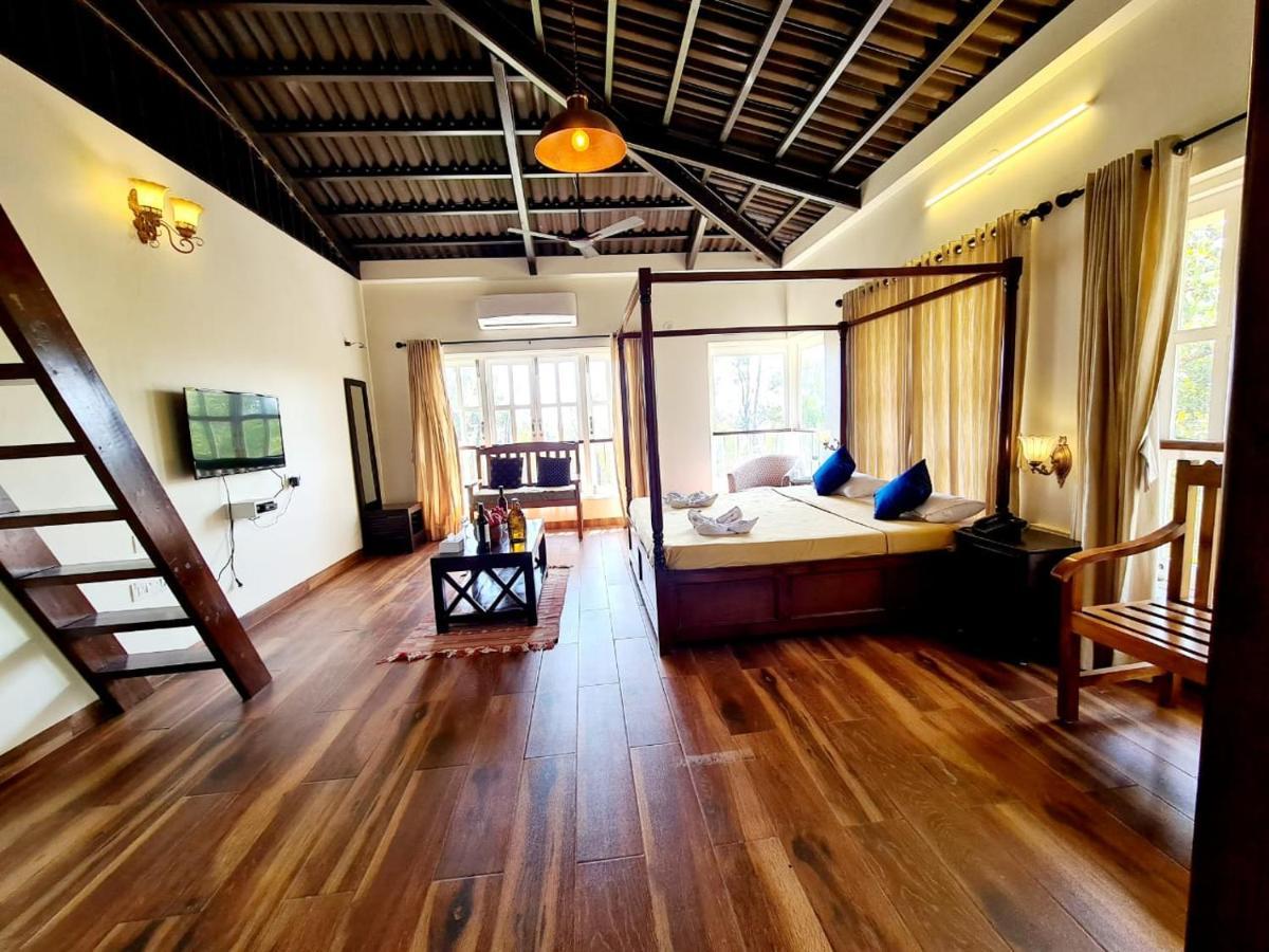 Antilia - Luxurious/ac/swimming Pool Villa Mahabaleshwar