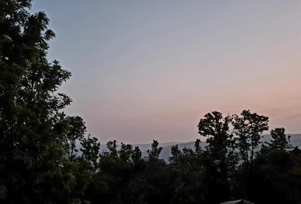 Antilia - Luxurious/ac/swimming Pool Mahabaleshwar