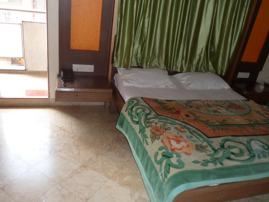 Hotel Sona Palace