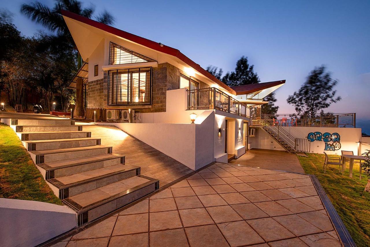 Casamo Silver Oak By Stayvista - Overlooking A & Valley, Lush Lawns, & A Private Pool Villa Mahabaleshwar