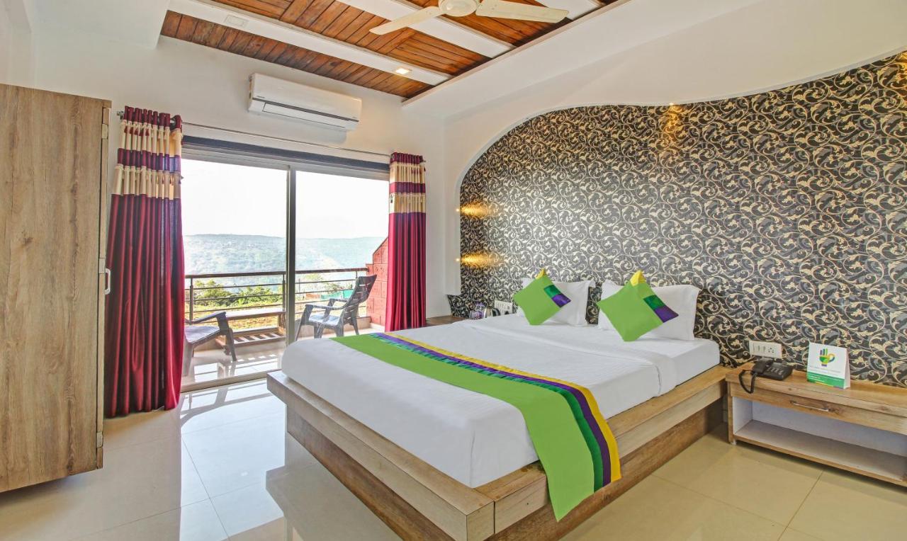 Treebo Trend Strawberry King Farm House Bondarwadi Hotel 3*