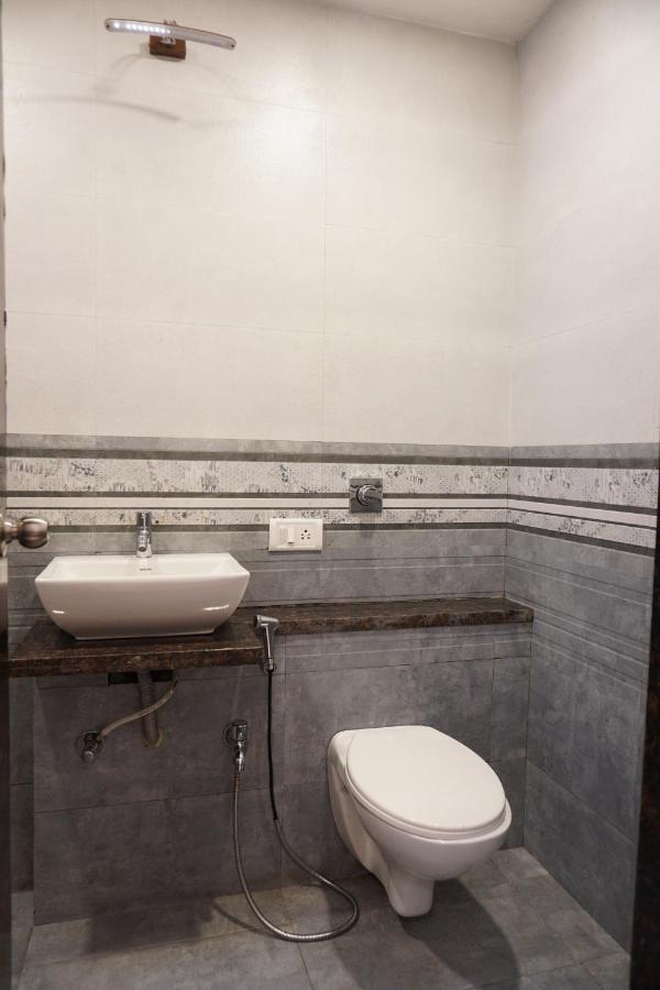 Hotel The Shanti Sadan