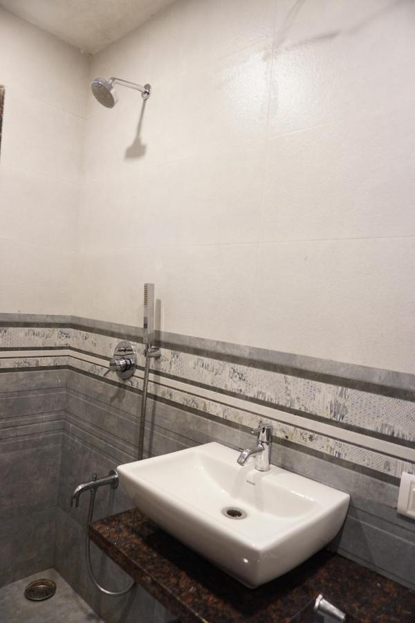 The Shanti Sadan Hotel 3*