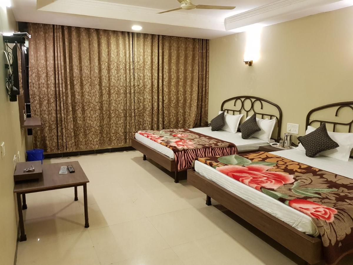 Vighnaharta Palace 2*