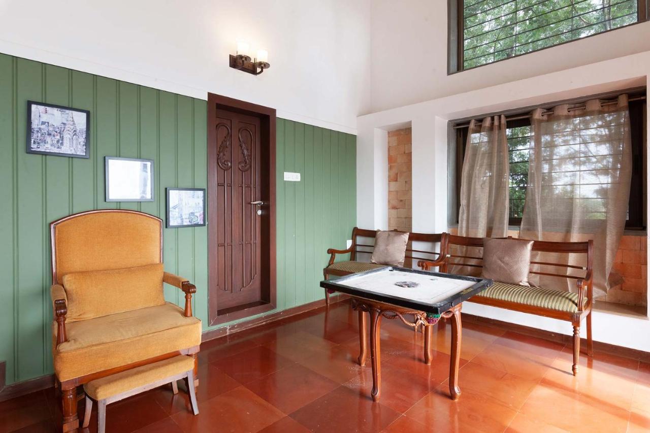 Casamo Silver Oak By Stayvista - Overlooking A & Valley, Lush Lawns, & A Private Pool * Mahabaleshwar
