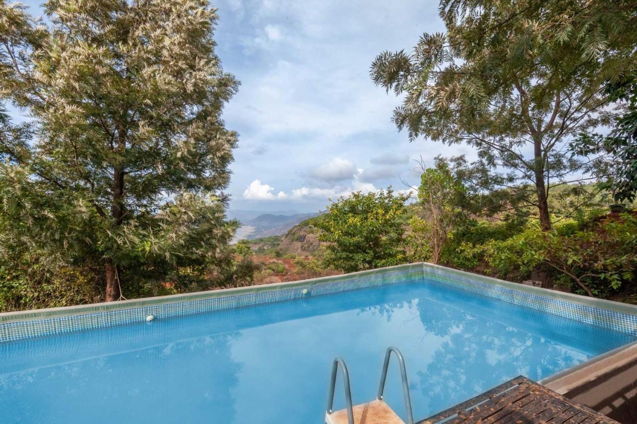 Casamo Silver Oak By Stayvista - Overlooking A & Valley, Lush Lawns, & A Private Pool Mahabaleshwar