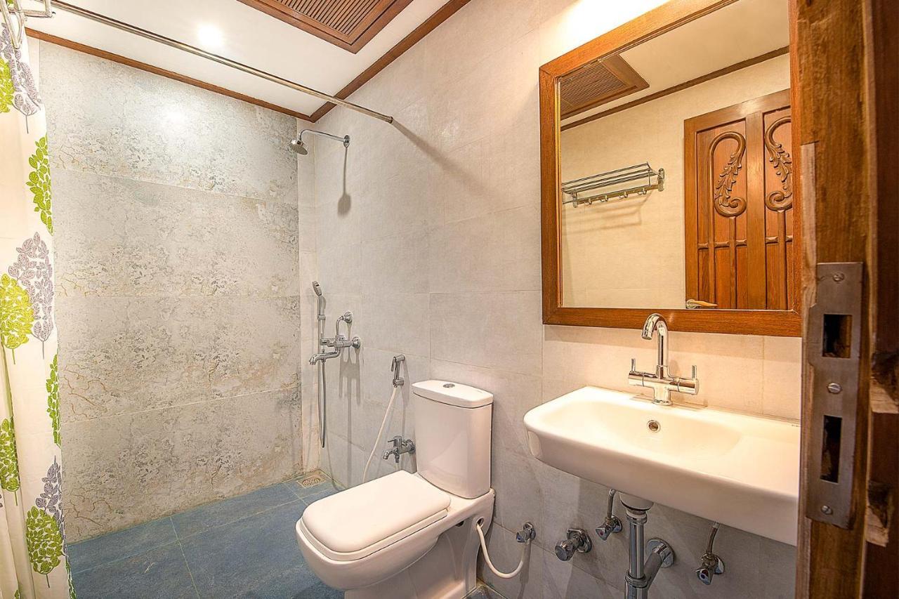 Villa Casamo Silver Oak By Stayvista - Overlooking A & Valley, Lush Lawns, & A Private Pool