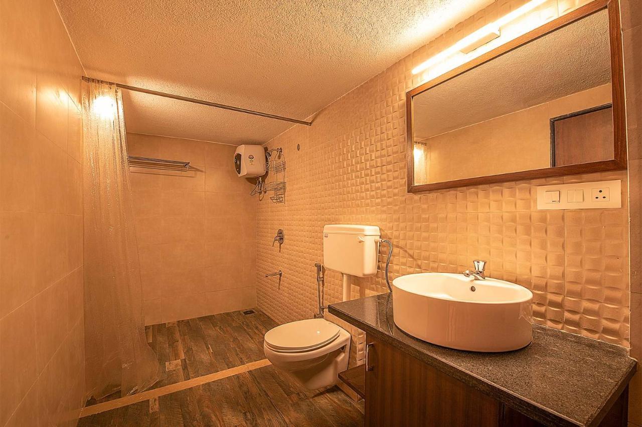 Villa Casamo Silver Oak By Stayvista - Overlooking A & Valley, Lush Lawns, & A Private Pool Mahabaleshwar
