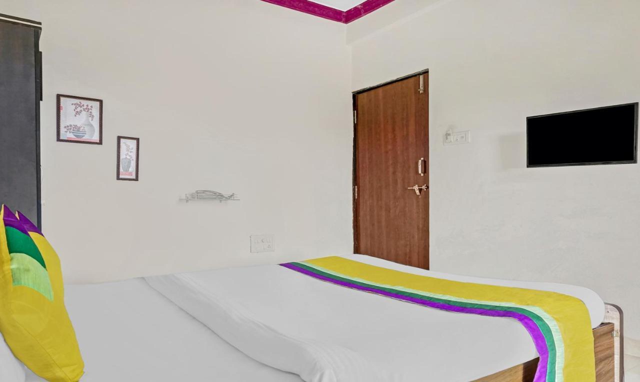 Itsy By Treebo - Strawberry Park Hotel