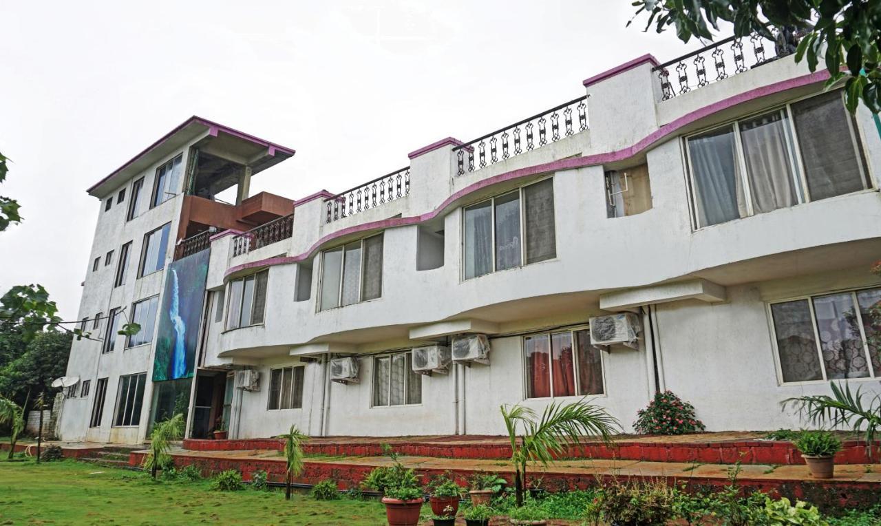 Treebo Trend Dwarkadhish Resort 3*