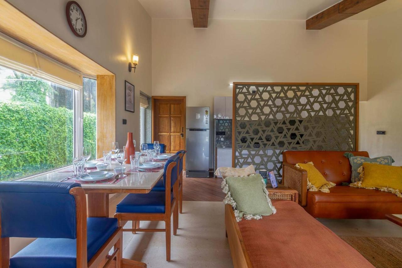 Stayvista's Beyond The Blue Door - Valley-view With Outdoor Jacuzzi & Massage Chair *
