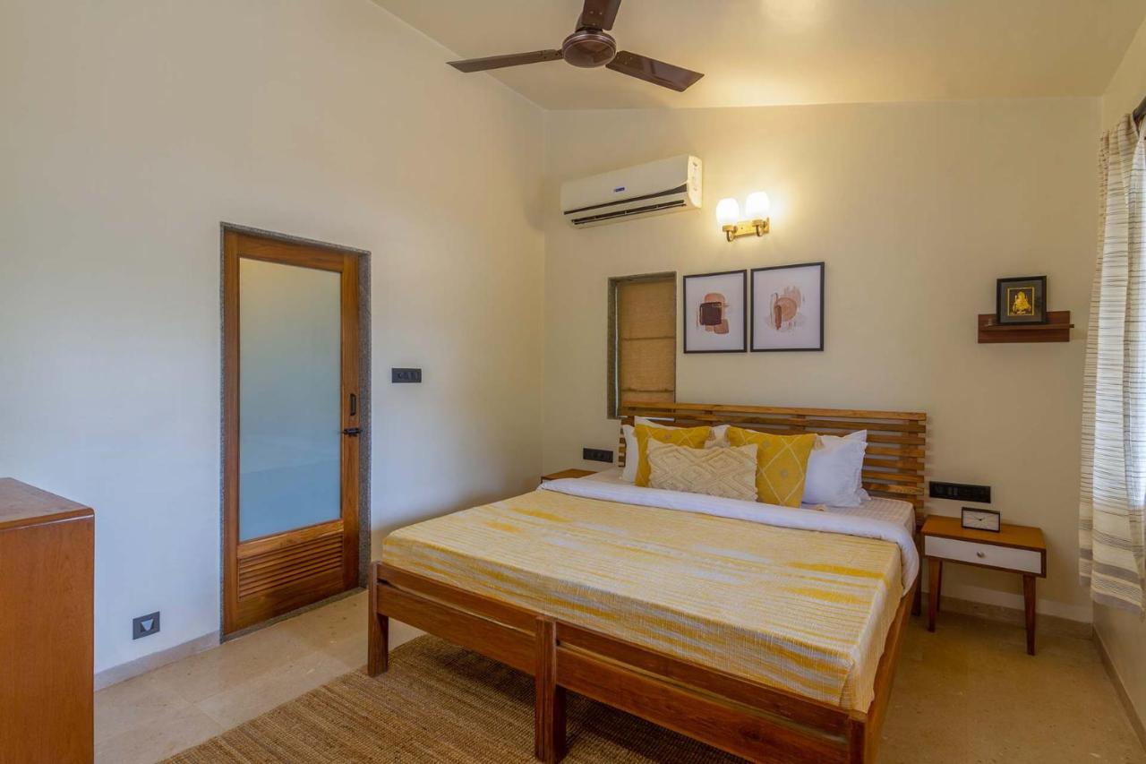 Stayvista's Beyond The Blue Door - Valley-view With Outdoor Jacuzzi & Massage Chair *