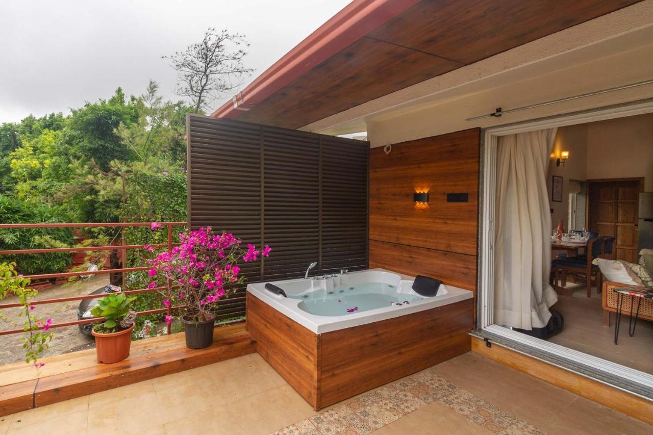 Villa Stayvista's Beyond The Blue Door - Valley-view With Outdoor Jacuzzi & Massage Chair *