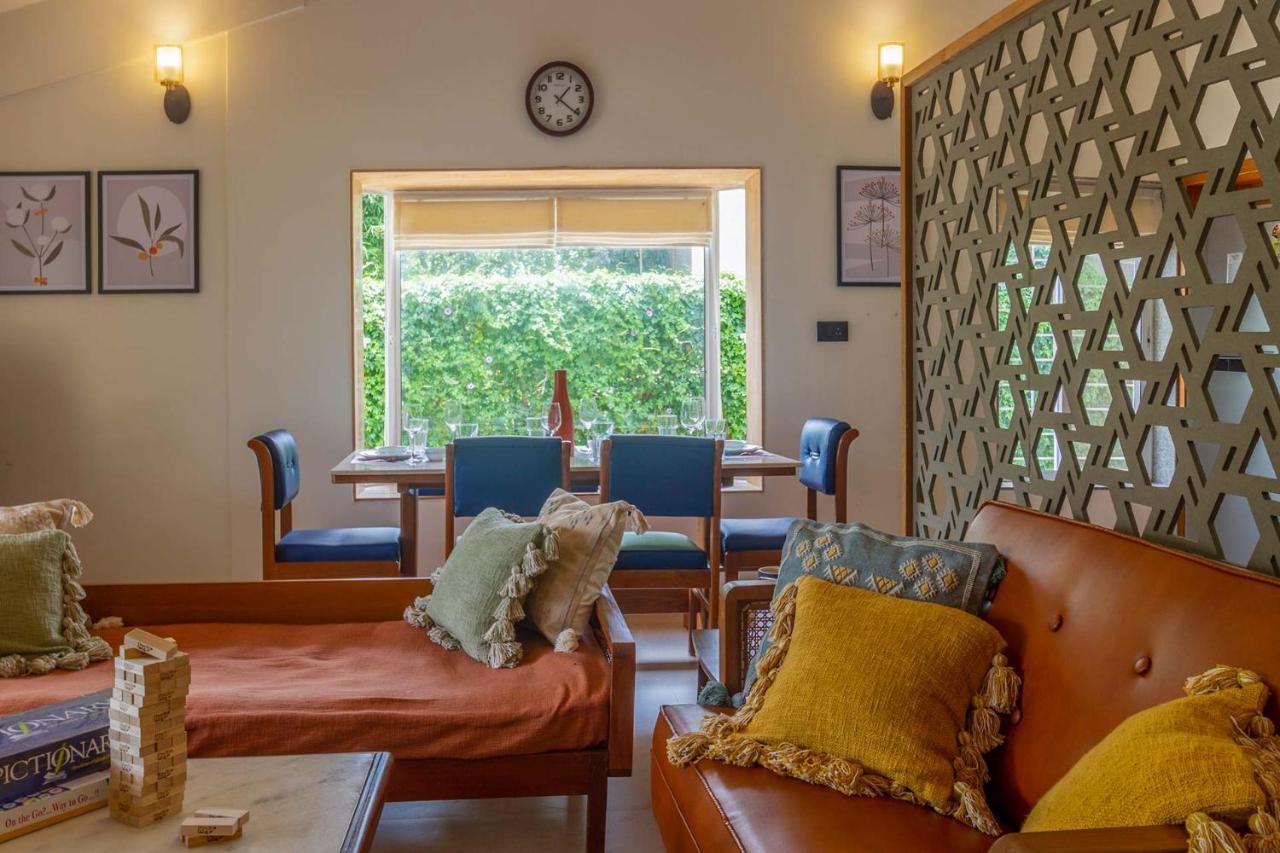 Stayvista's Beyond The Blue Door - Valley-view With Outdoor Jacuzzi & Massage Chair Villa Mahabaleshwar