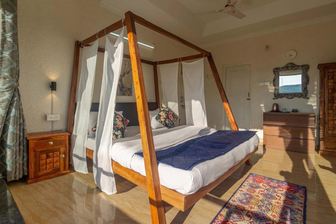 Stayvista's Serenity Hills: Luxe Retreat With Valley Views And Pool Villa Mahabaleshwar