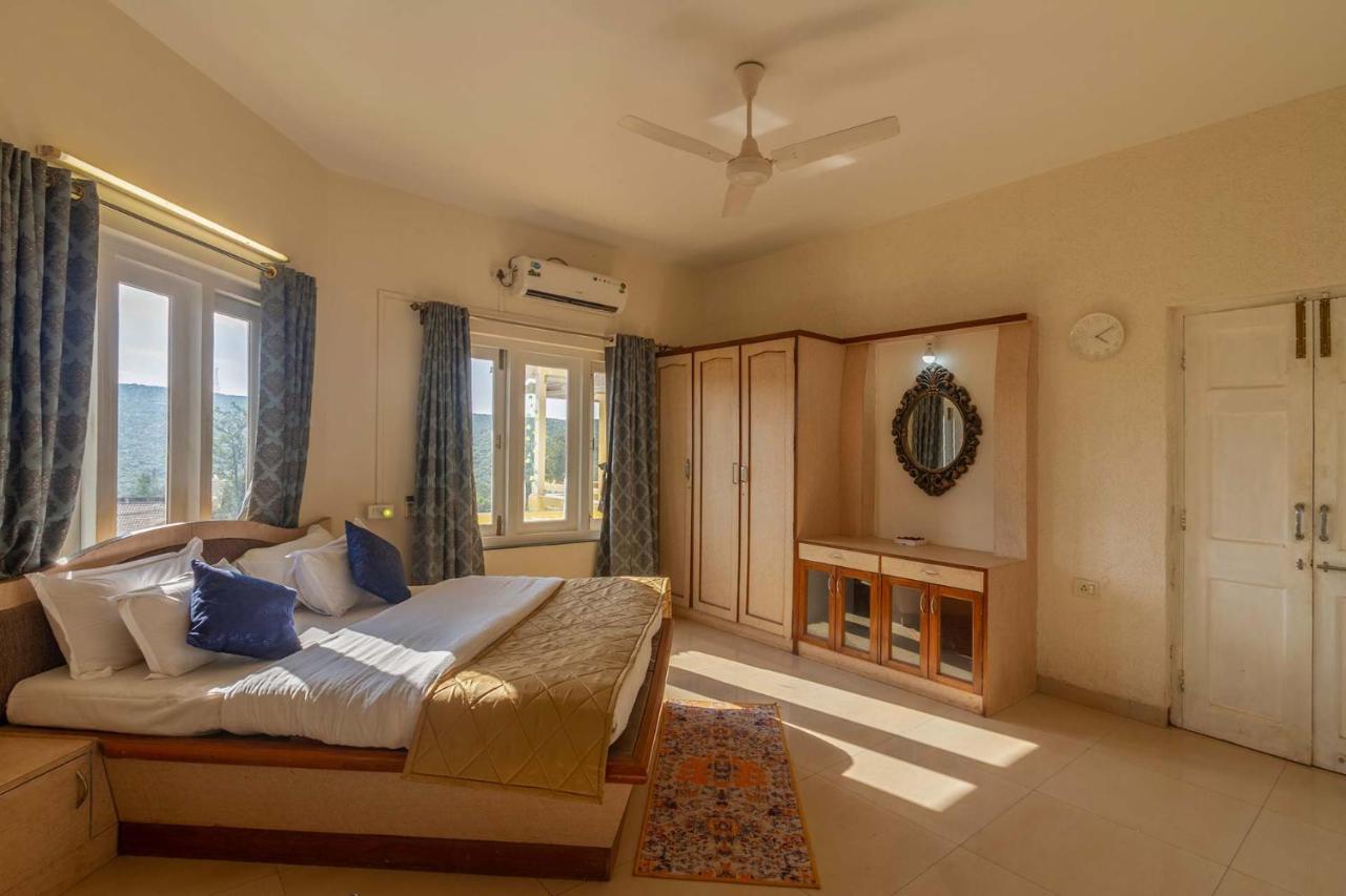 Stayvista's Serenity Hills: Luxe Retreat With Valley Views And Pool *