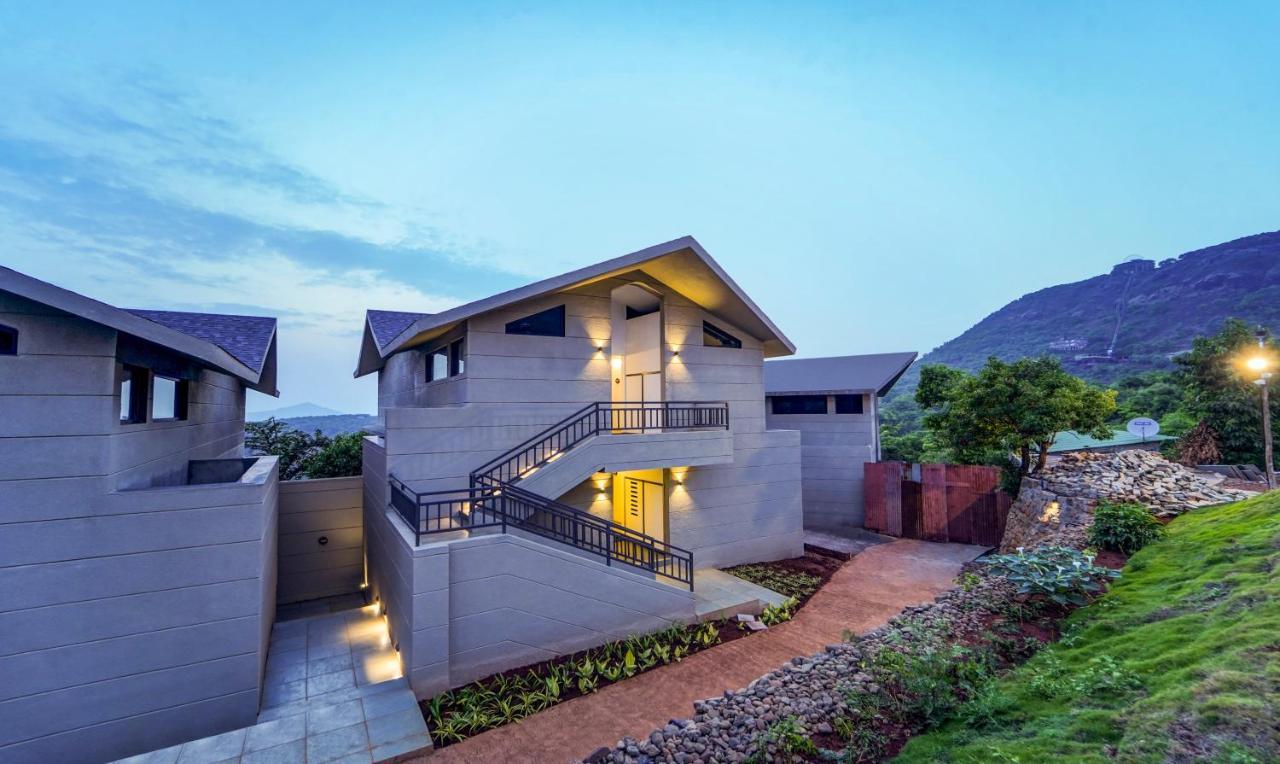 Hotel Vee Resort- The Of Royals