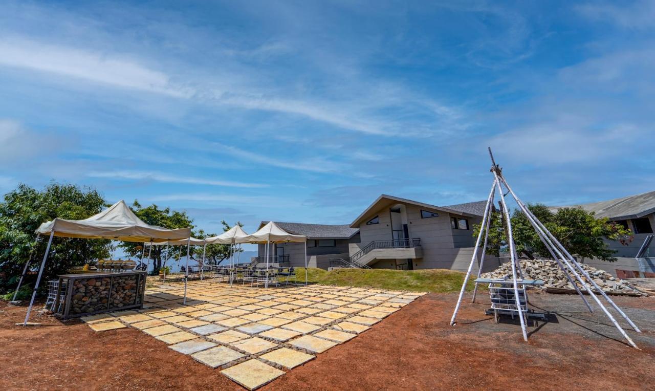 Vee Resort- The Of Royals