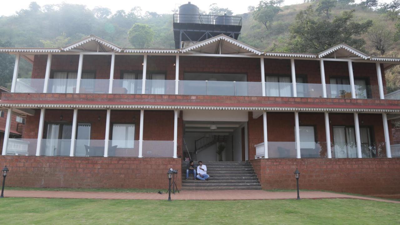 Regenta Place Leaf 4*