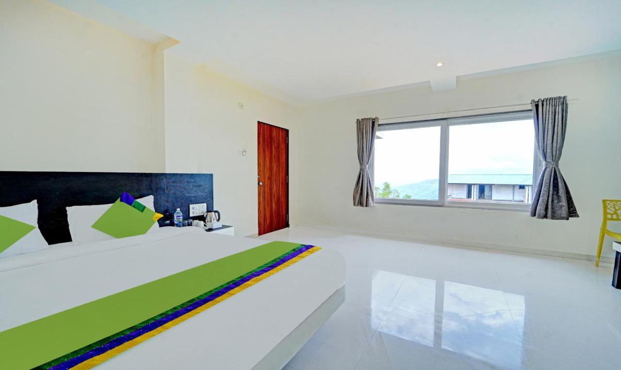 Hotel Treebo Kuber Palace With Swimming Pool 3*