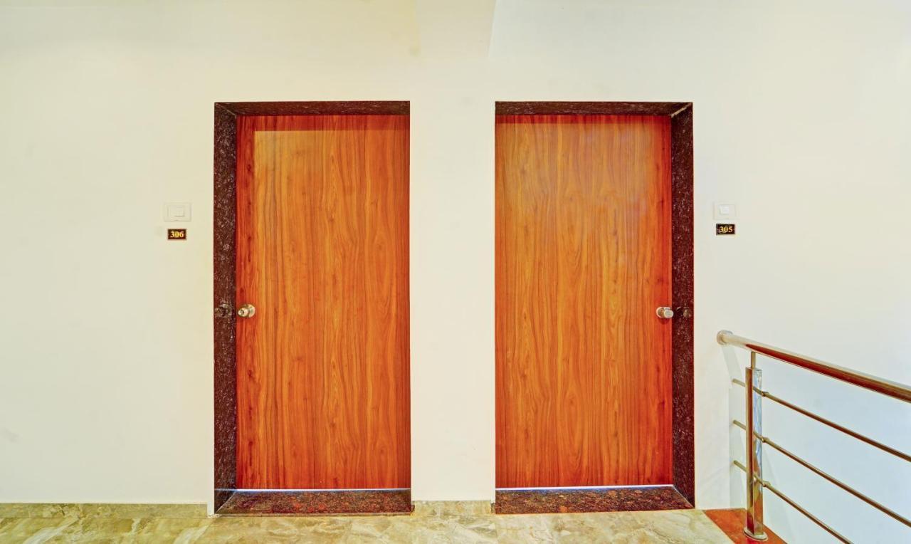 Hotel Treebo Kuber Palace With Swimming Pool
