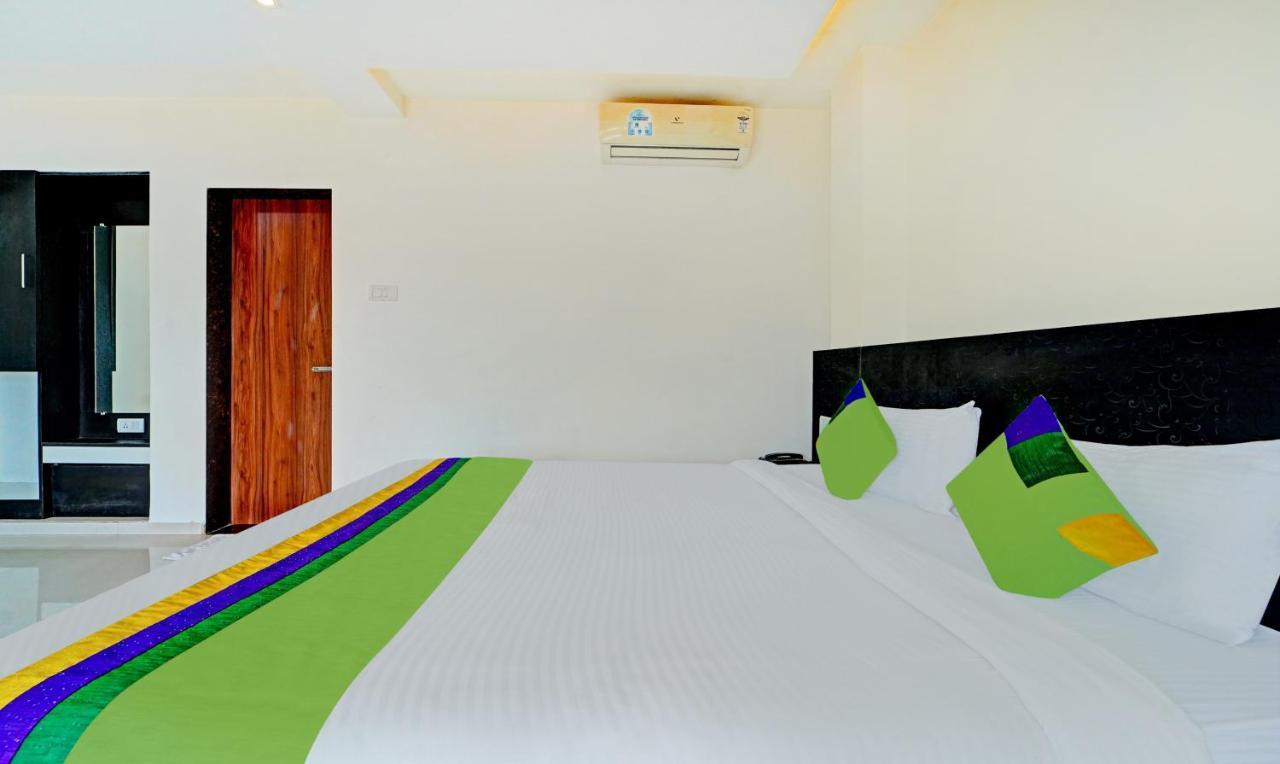 Treebo Kuber Palace With Swimming Pool Hotel 3*