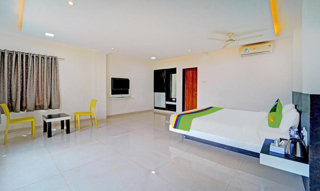 Hotel Treebo Kuber Palace With Swimming Pool