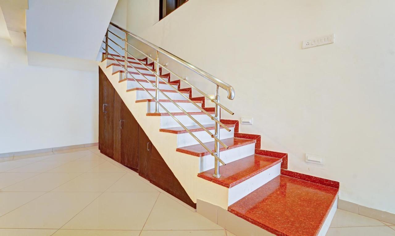 Treebo Kuber Palace With Swimming Pool 3*